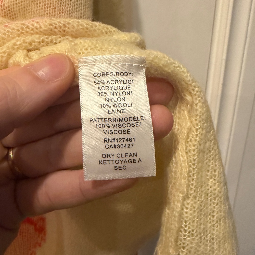 Wildfox Cream Hooded Sweater with Red and Pink Lip Motif - Picture 5 of 14